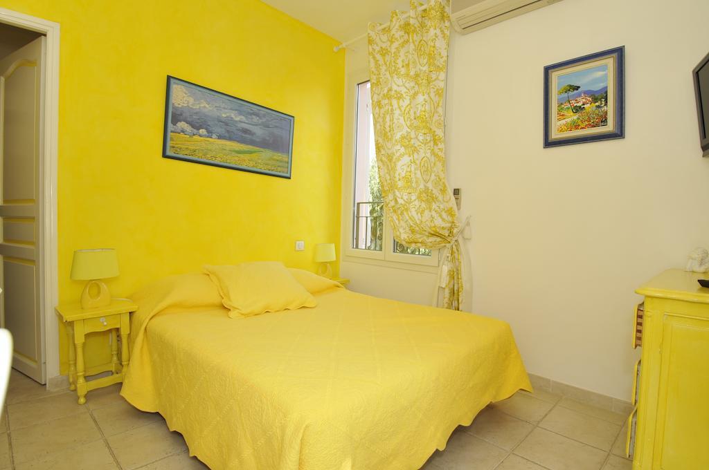 Hotel Villa Des Anges Grimaud Oda fotoğraf